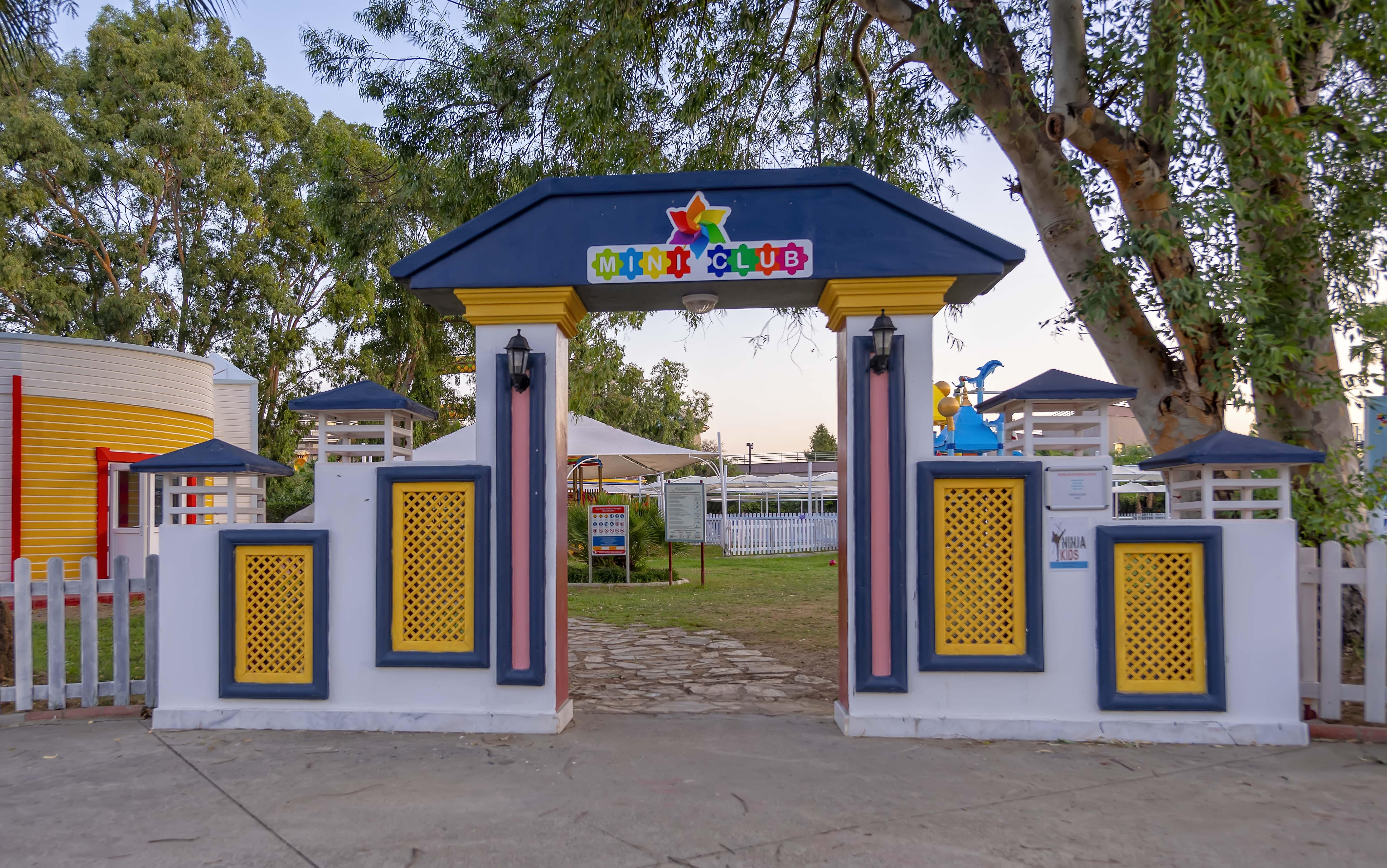 Euphoria Palm Beach Resort Kizilagac  Ngoại thất bức ảnh