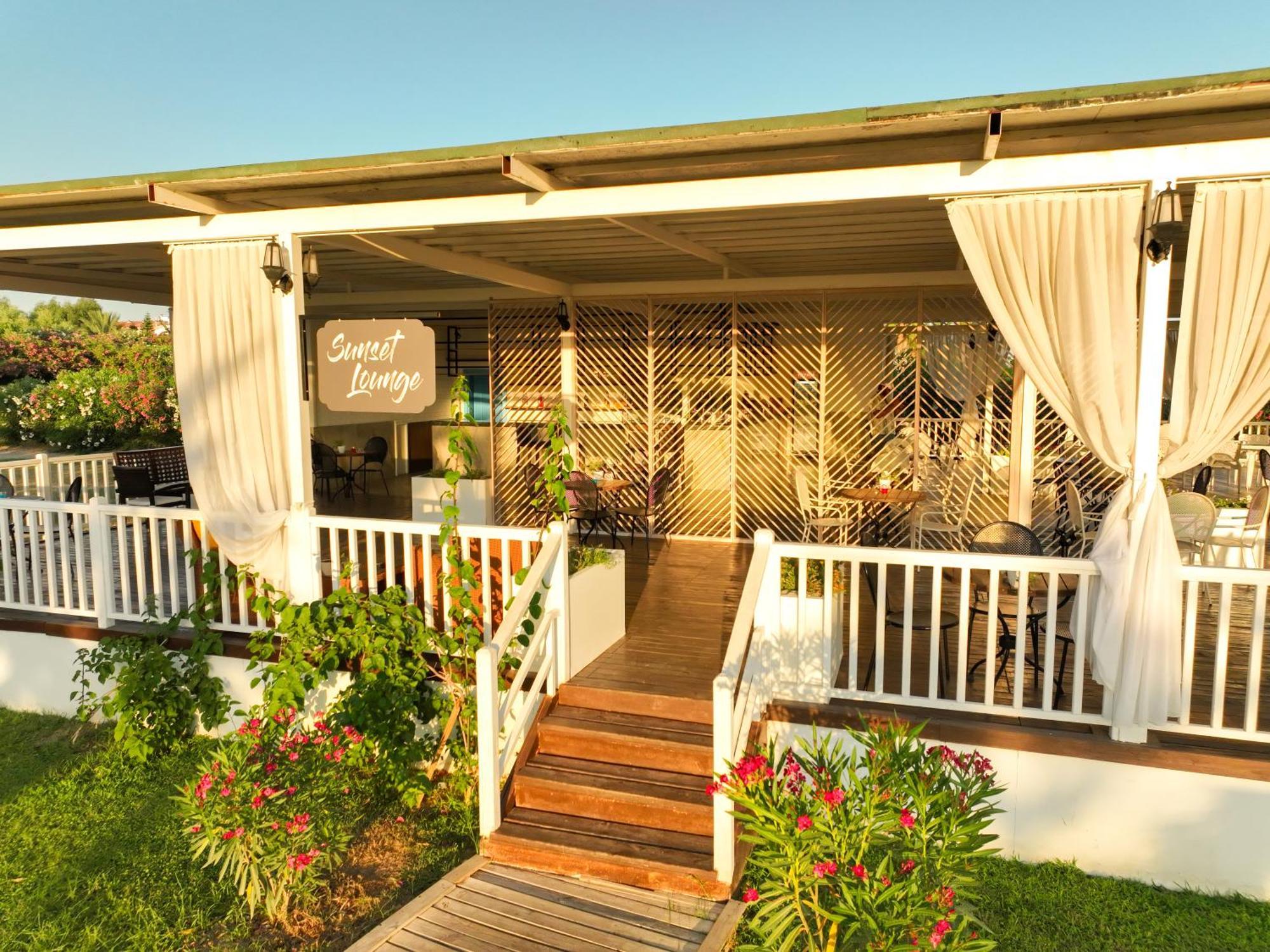 Euphoria Palm Beach Resort Kizilagac  Ngoại thất bức ảnh