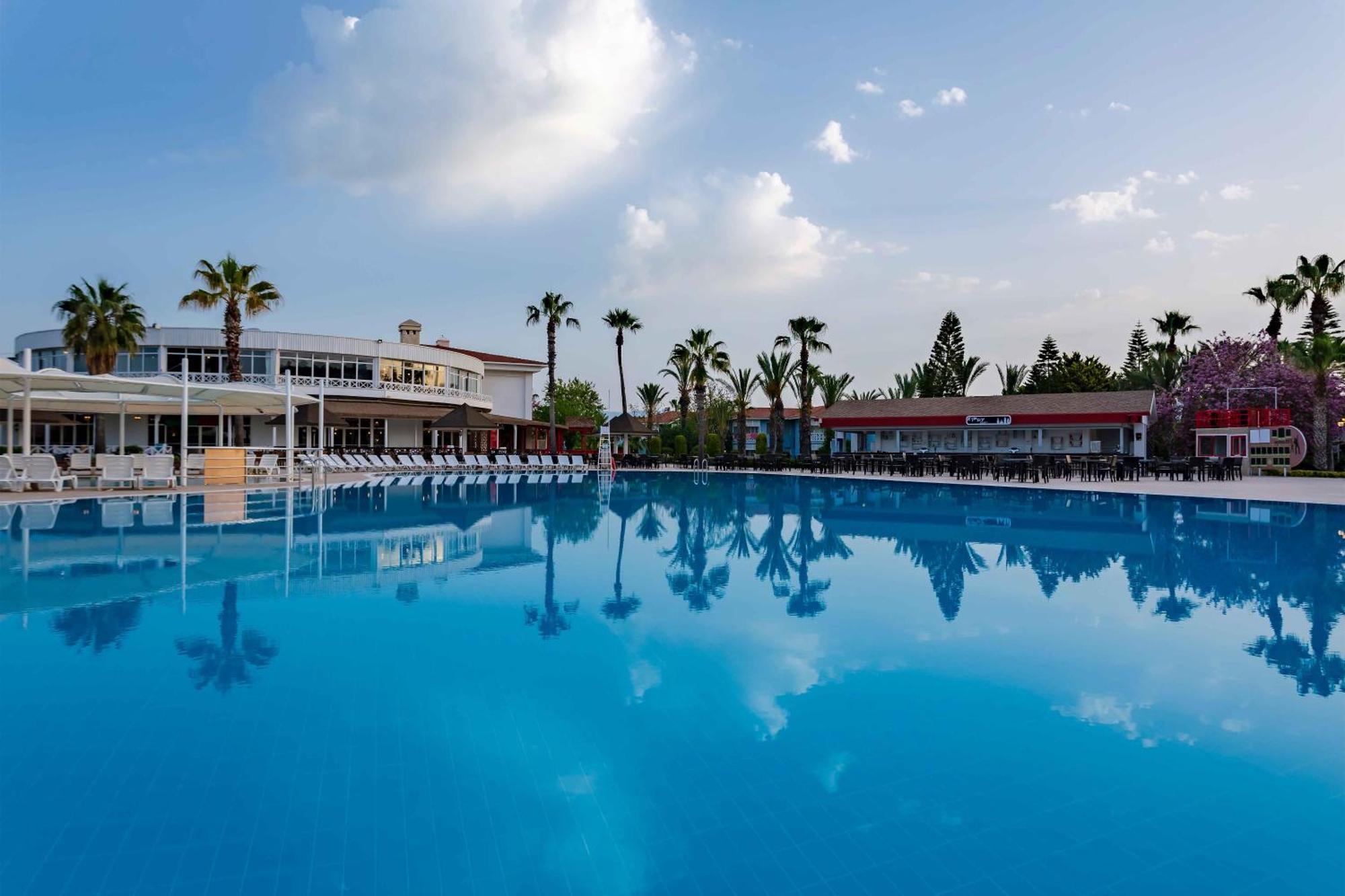 Euphoria Palm Beach Resort Kizilagac  Ngoại thất bức ảnh