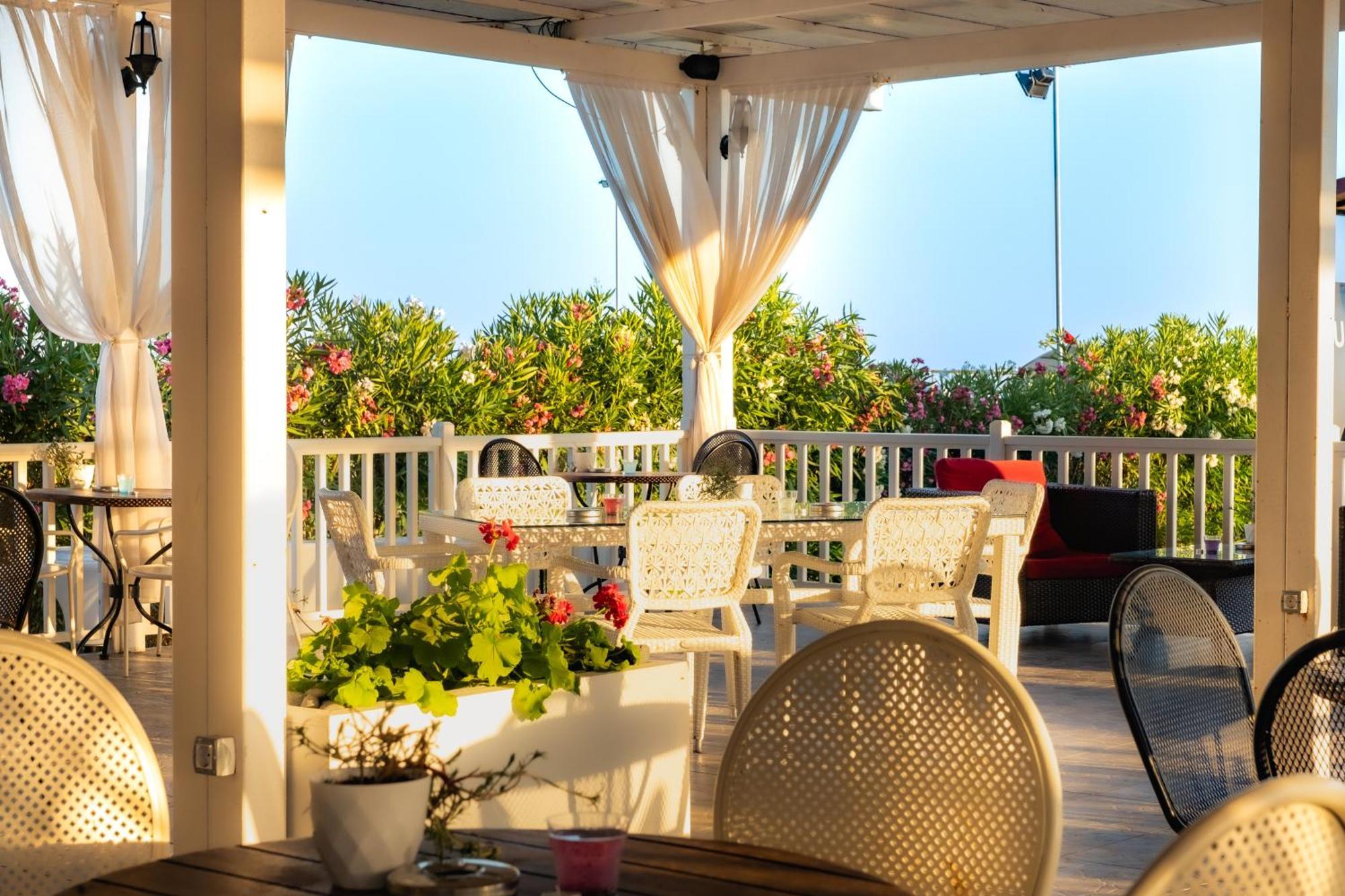 Euphoria Palm Beach Resort Kizilagac  Ngoại thất bức ảnh