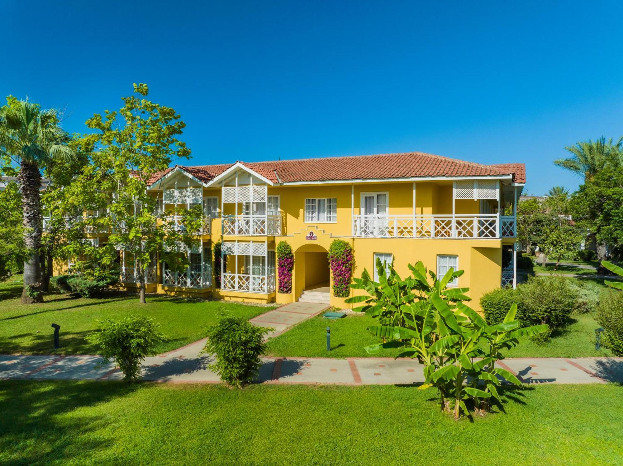 Euphoria Palm Beach Resort Kizilagac  Ngoại thất bức ảnh