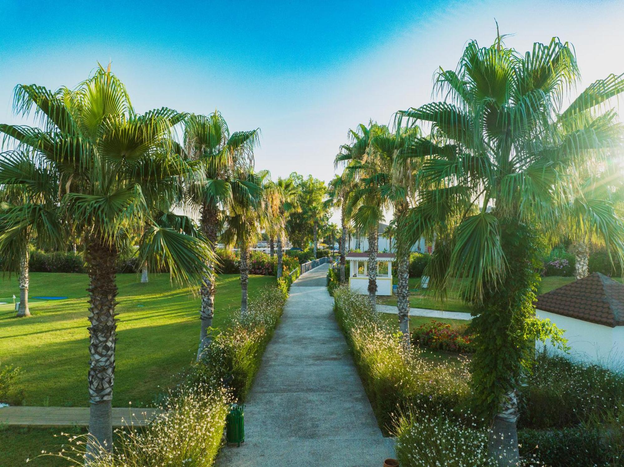 Euphoria Palm Beach Resort Kizilagac  Ngoại thất bức ảnh
